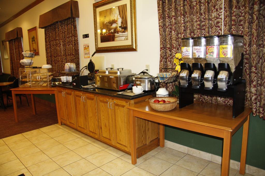 West Point Horizon Inn & Suites מראה חיצוני תמונה