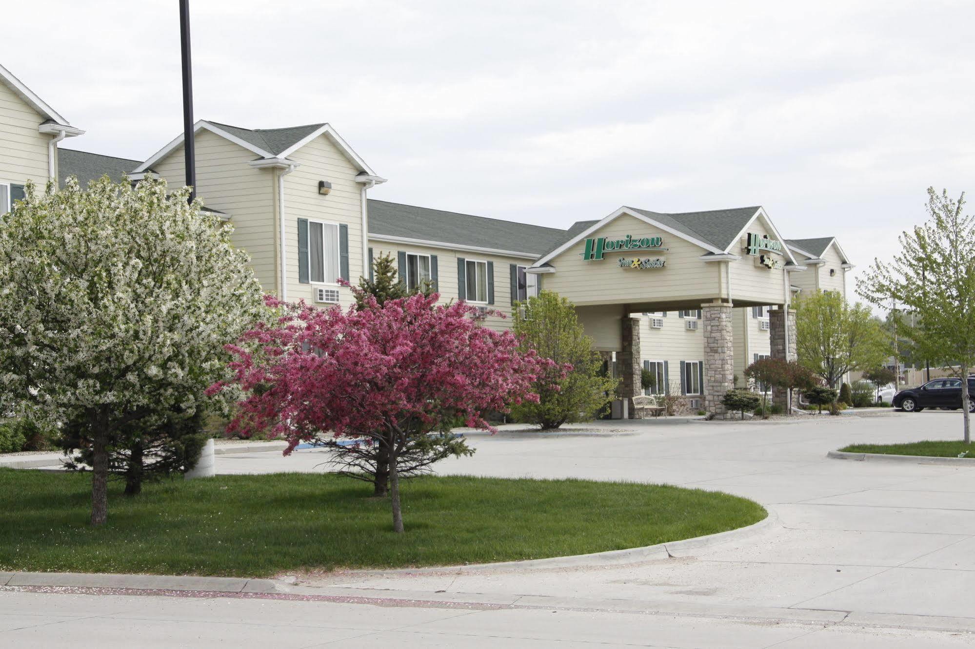 West Point Horizon Inn & Suites מראה חיצוני תמונה