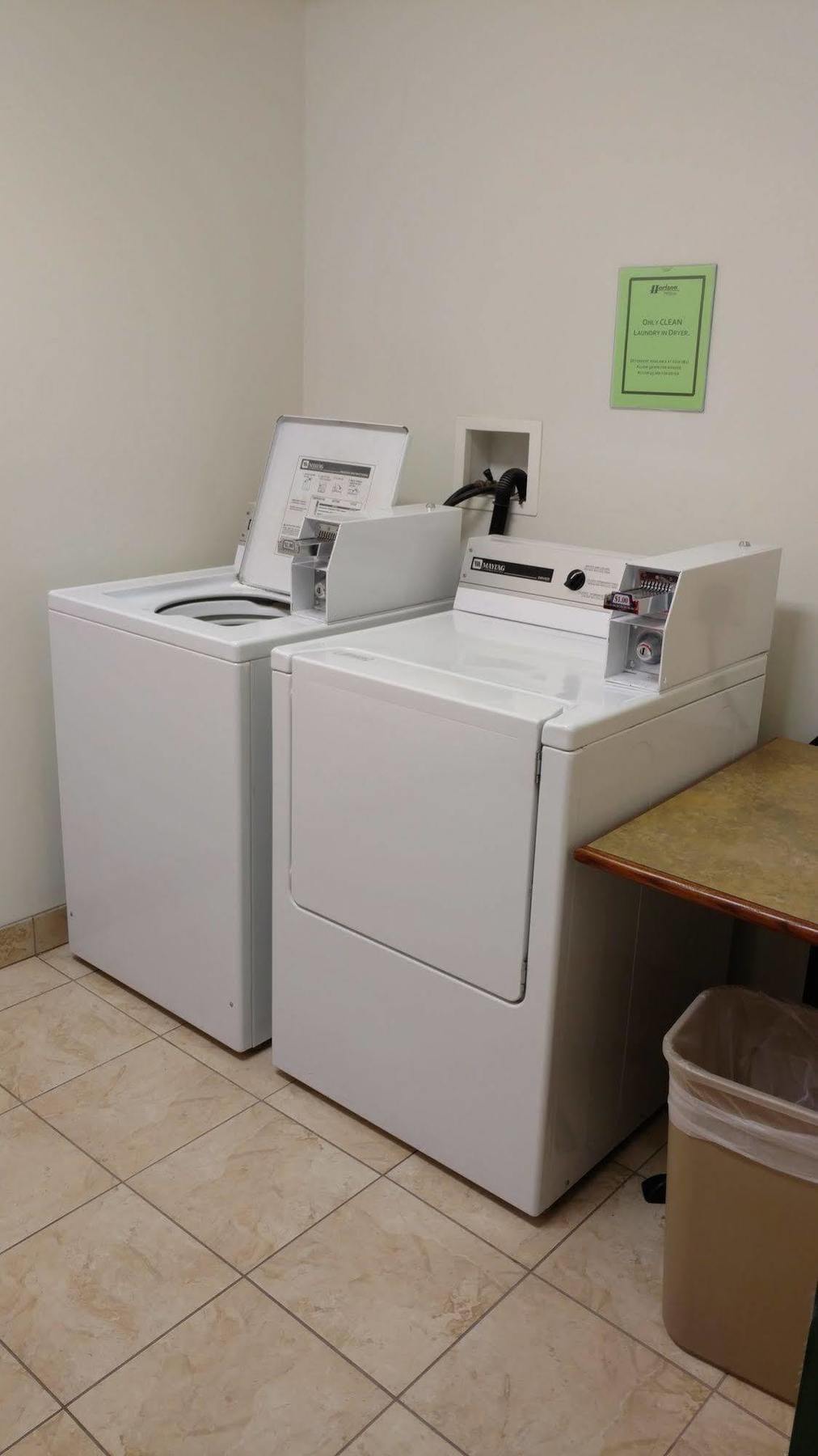 West Point Horizon Inn & Suites מראה חיצוני תמונה