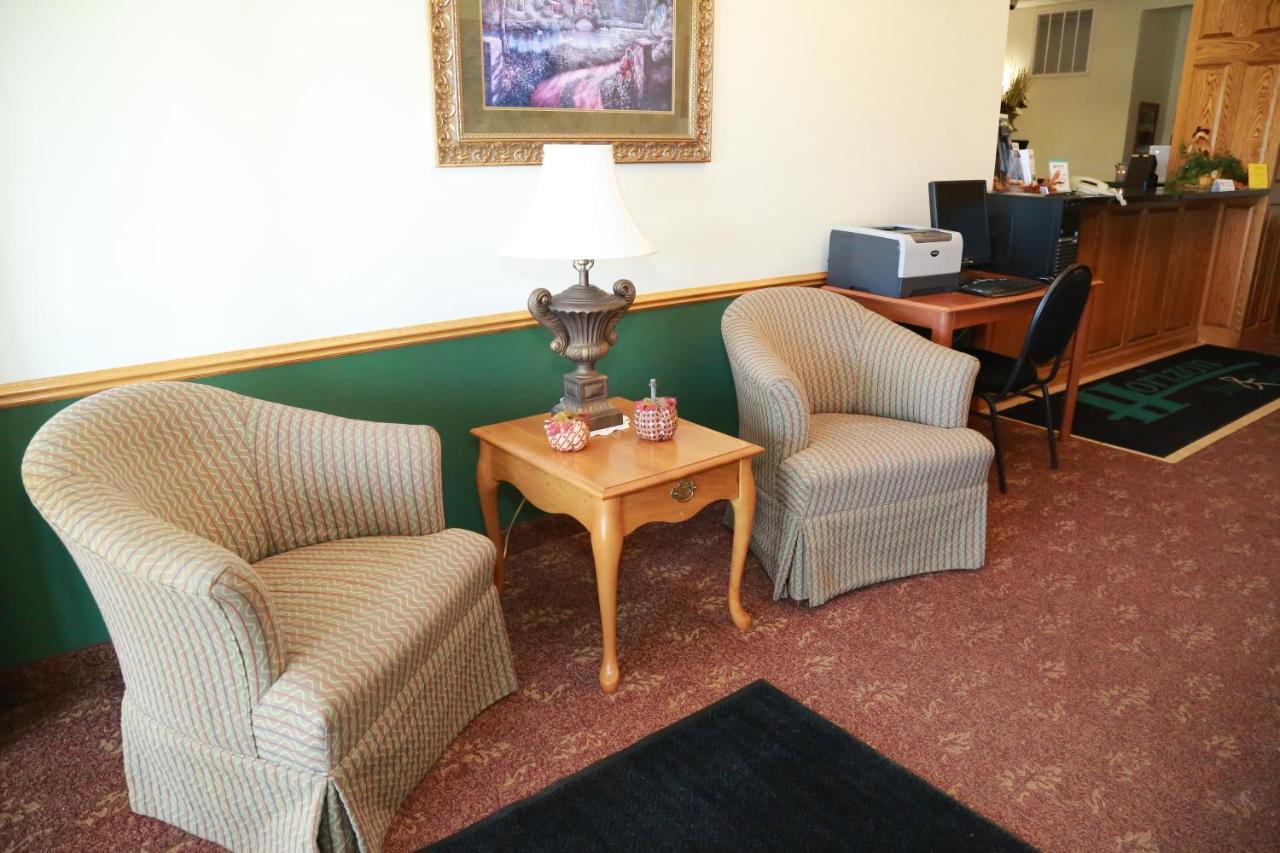 West Point Horizon Inn & Suites מראה חיצוני תמונה